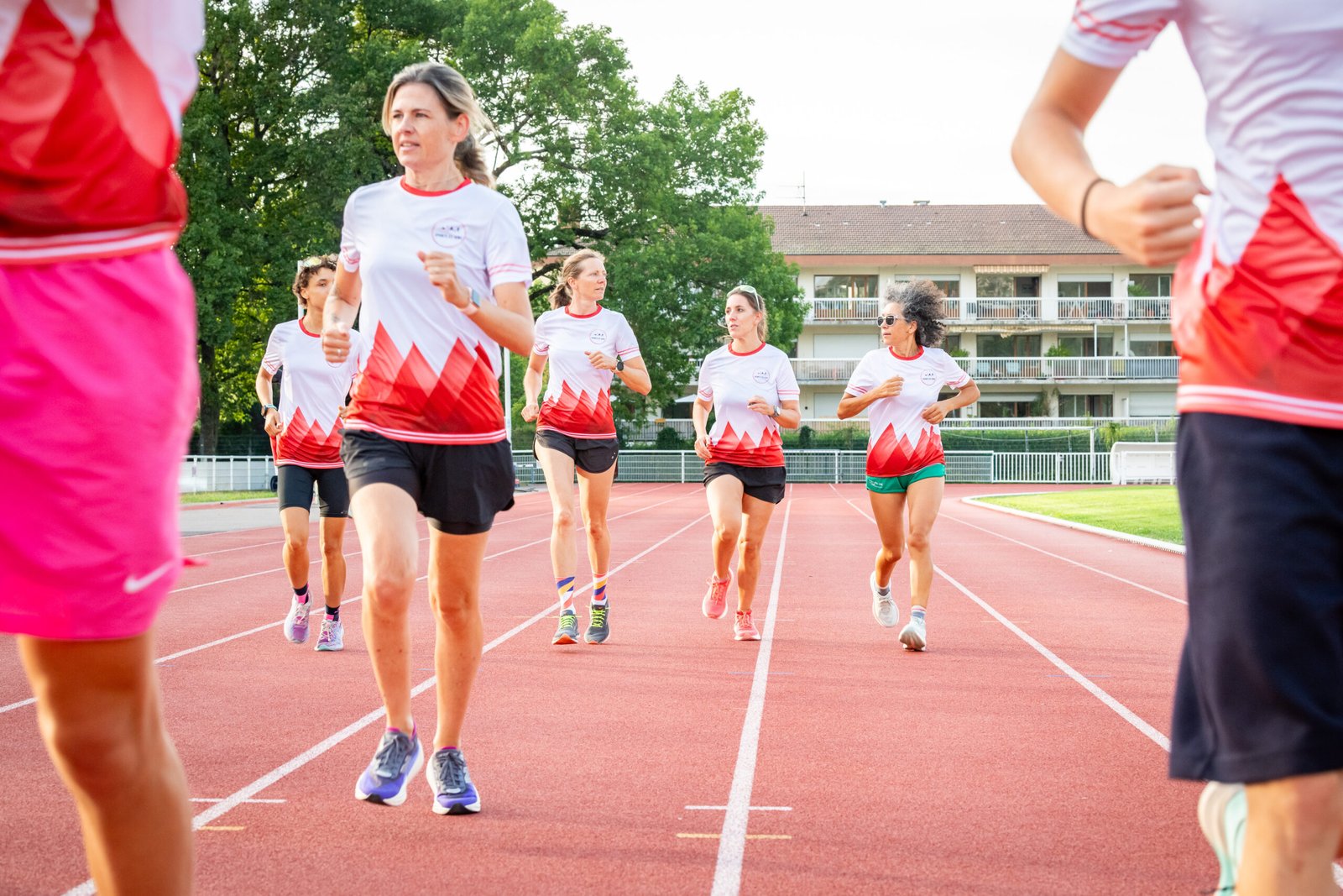 Groupe d'athlètes Sports et Sens en course